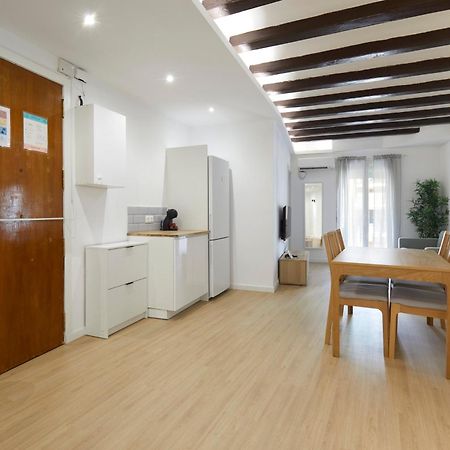 17 Nice Apartment Next To El Molino Barcelona Exterior photo