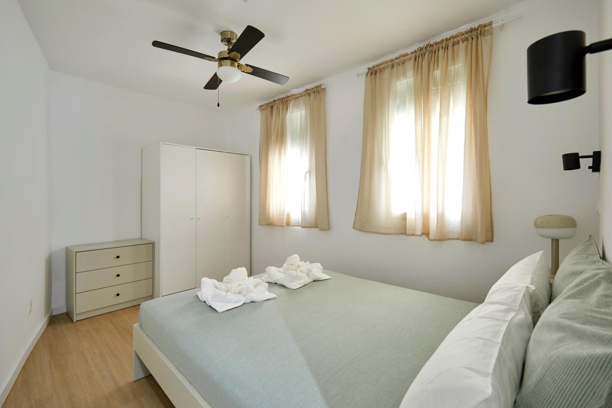 17 Nice Apartment Next To El Molino Barcelona Exterior photo