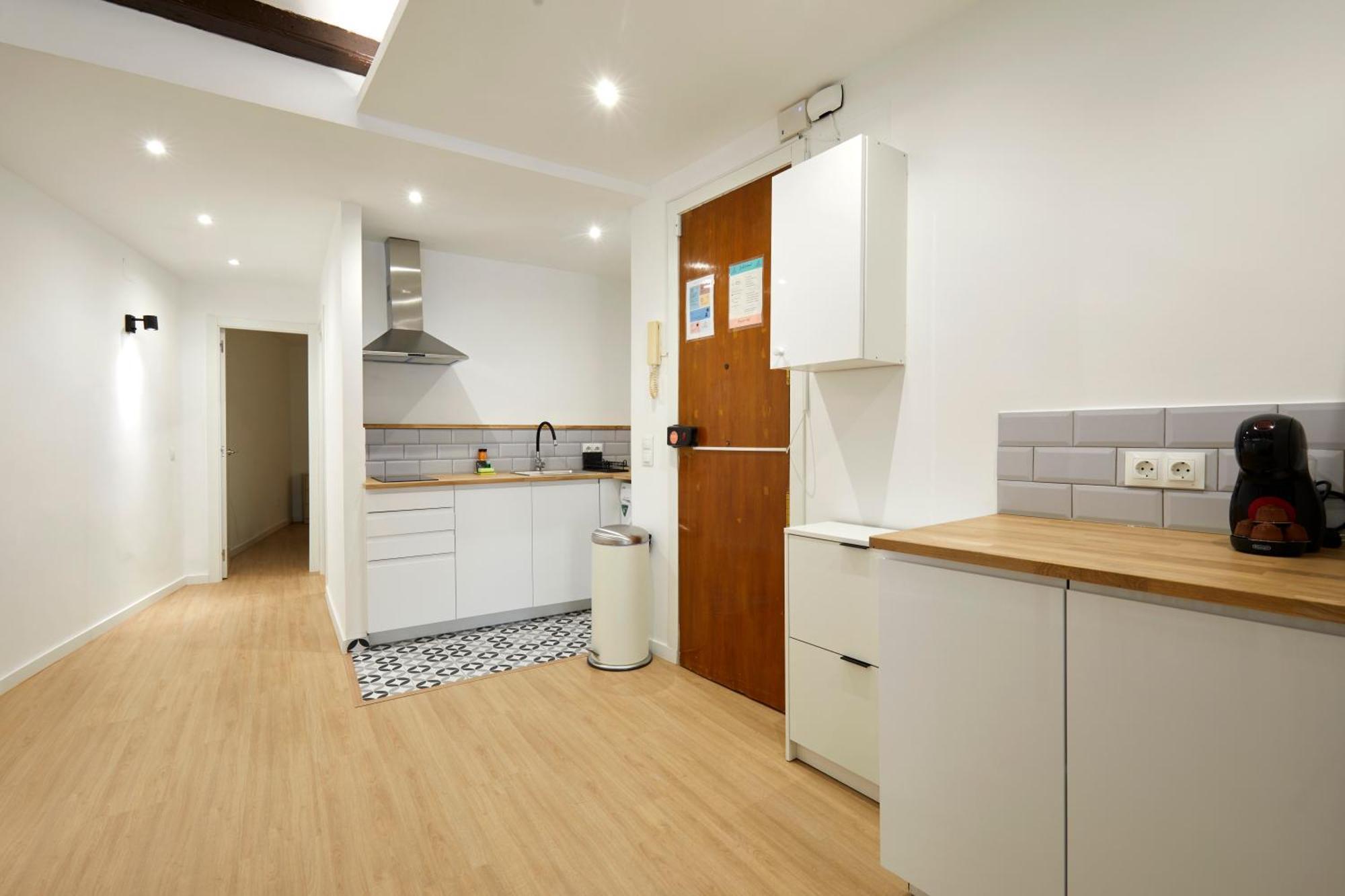 17 Nice Apartment Next To El Molino Barcelona Exterior photo